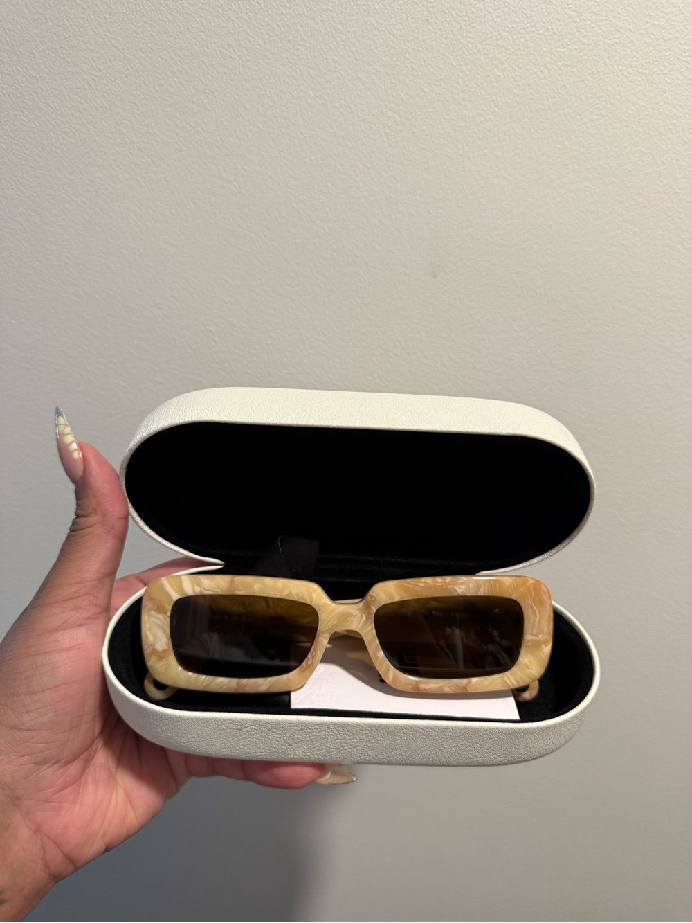 Elisa Johnson Rectangular Marble Sunglasses - Picture 4 of 5